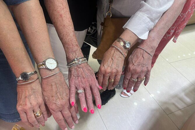 Drinks & Diamonds Shopping Experience in St. Thomas - What You’ll Likely Be Looking At: Rings, Gemstones, Watches, and Lab Options