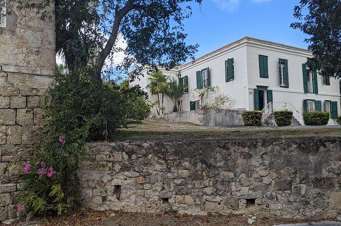 Historical attractions of Alexander Hamillton Mother's Gravesite - Who should book this tour at Estate Grange?