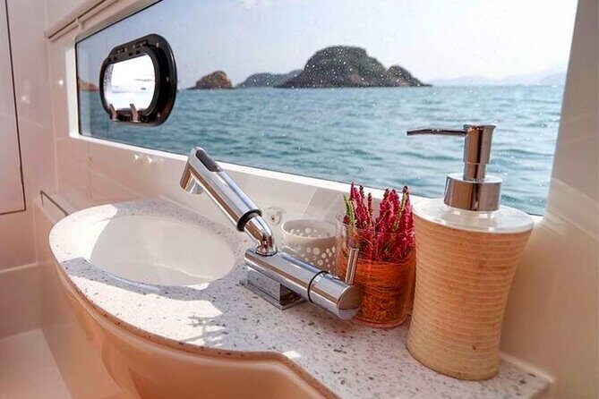 Private Luxury Catamaran Half Day Charter - Drinks and snacks: the open bar timing is smart